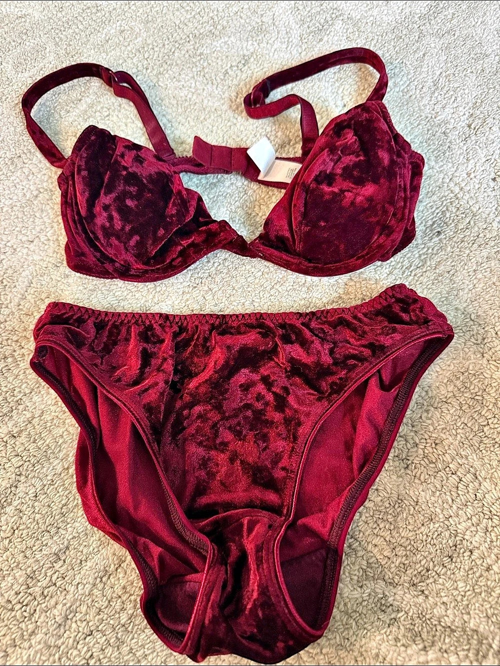 Victoria's Secret Vintage Velvet Lingerie Set Bra & Panty Red 32B